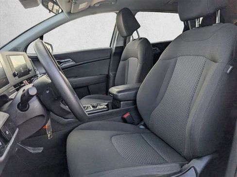 Used 2025 Kia Sportage LX FWD image 15