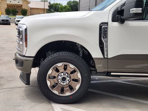 New 2026 Ford F250 King Ranch w/ FX4 Off-Road Package AWD/4WD image 5