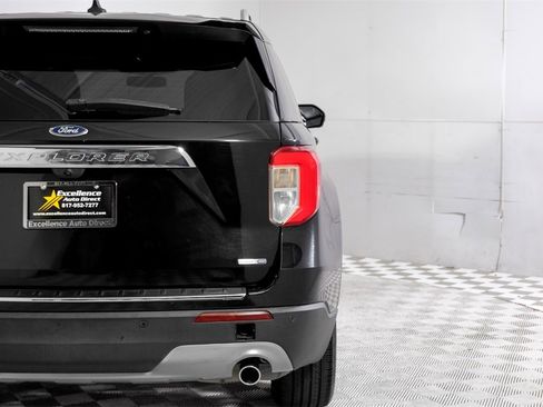 Used 2021 Ford Explorer Limited w/ Equipment Group 301A image 52