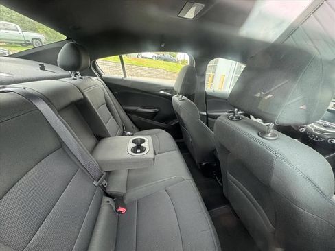 Used 2017 Chevrolet Cruze LT w/ RS Package FWD image 4