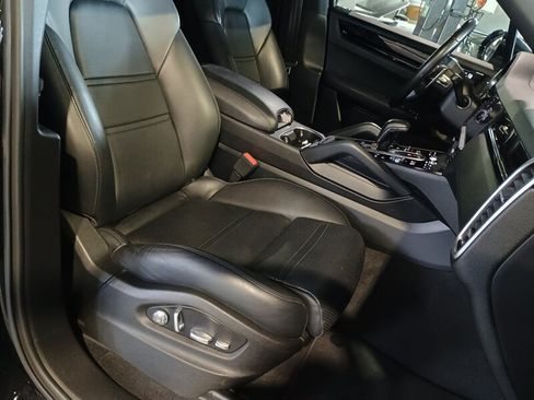 Used 2019 Porsche Cayenne AWD/4WD image 37