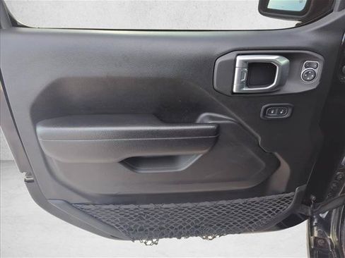 Used 2022 Jeep Wrangler Unlimited Sport AWD/4WD image 9