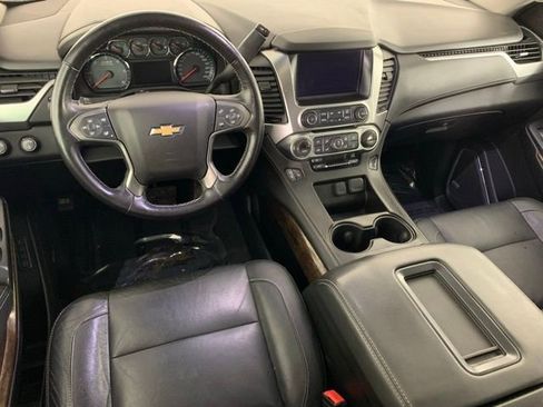 Used 2019 Chevrolet Suburban LT image 6