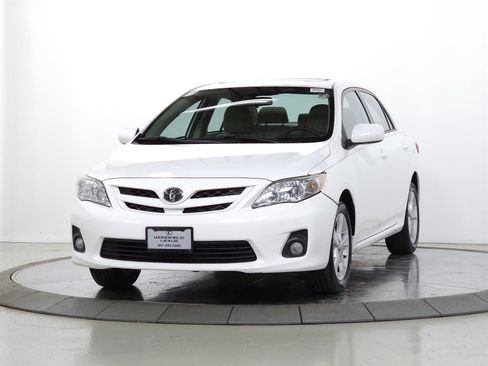 Used 2012 Toyota Corolla LE w/ Premium Pkg image 3