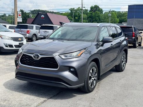 Used 2020 Toyota Highlander XLE FWD image 10