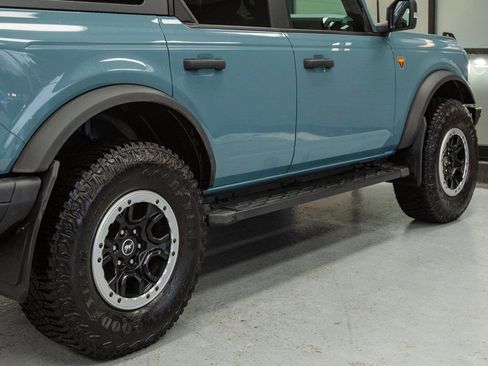 Used 2022 Ford Bronco Badlands image 39