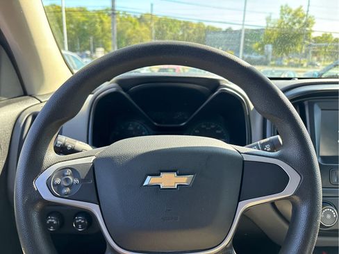 Used 2018 Chevrolet Colorado W/T w/ WT Convenience Package AWD/4WD image 9