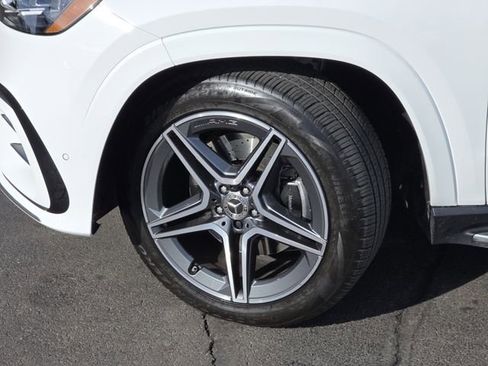 Used 2024 Mercedes-Benz GLS 450 4MATIC image 30