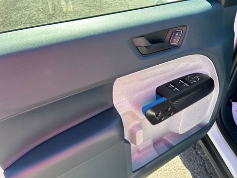 New 2025 Ford Maverick XLT image 11