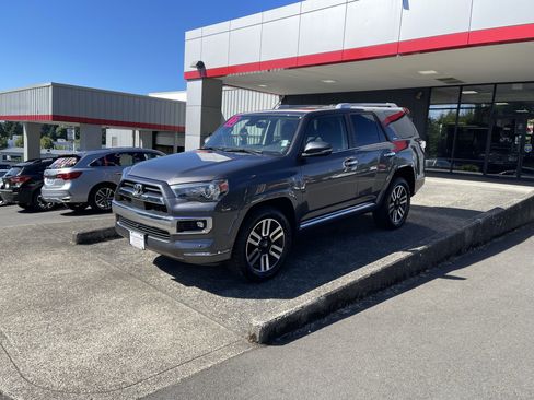 Certified 2022 Toyota 4Runner Limited AWD/4WD image 4