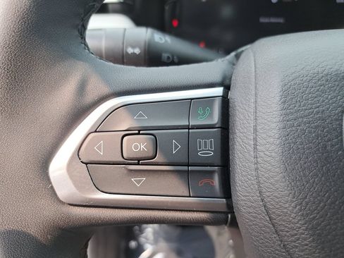 Certified 2023 Jeep Compass Limited w/ Elite Group AWD/4WD image 18