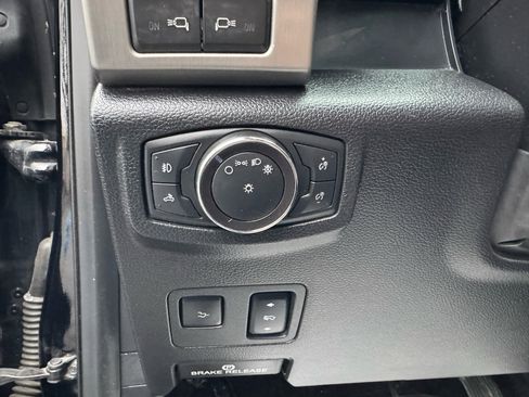 Used 2017 Ford F350 Platinum image 19