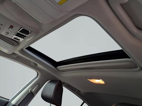 Used 2017 Subaru Crosstrek 2.0i Limited image 10