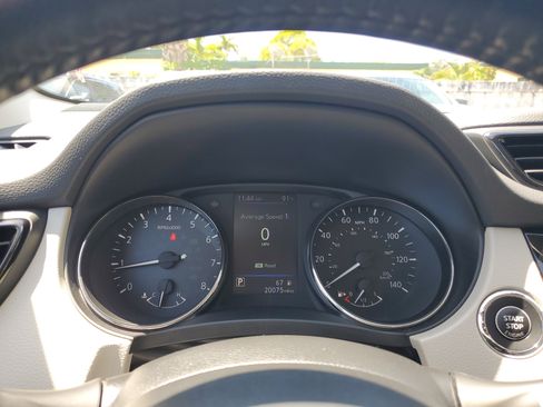 Certified 2022 Nissan Rogue Sport SV w/ Technology Package image 32