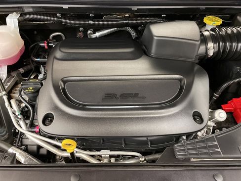 New 2025 Chrysler Pacifica Select w/ Fav Edition Package image 15