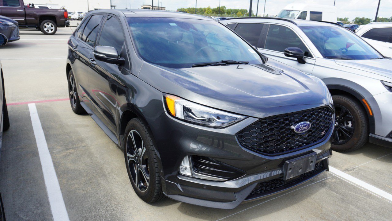 Used 2019 Ford Edge ST w/ Equipment Group 401A AWD/4WD image 3