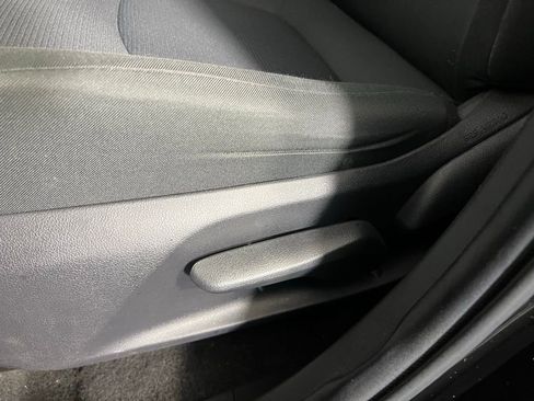 Used 2024 Toyota RAV4 LE image 22