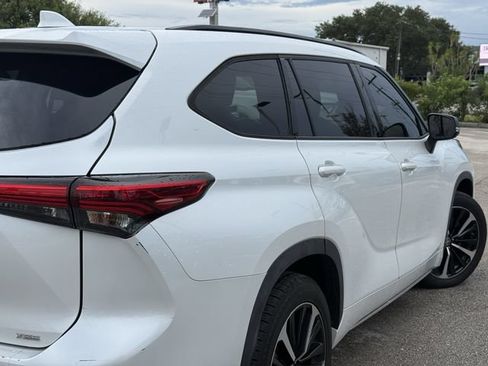 Used 2022 Toyota Highlander XSE FWD image 7