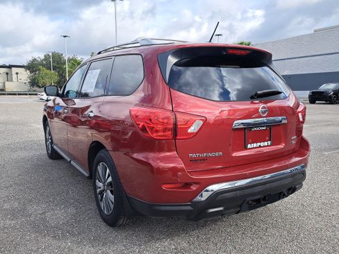 Used 2017 Nissan Pathfinder SL w/ SL Tech Package image 4