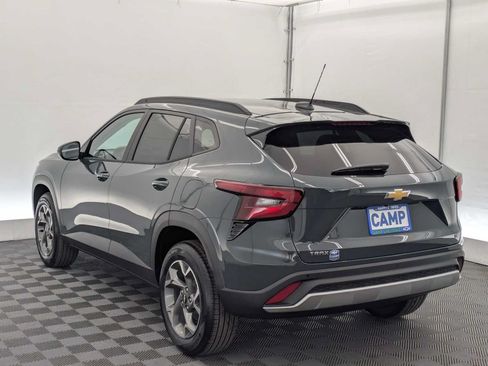 New 2026 Chevrolet Trax LT w/ Driver Confidence Package FWD image 4