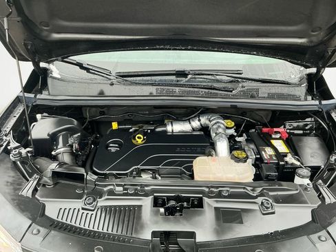 Used 2022 Chevrolet Trax LT w/ Midnight Edition image 18