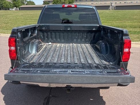 Used 2018 Chevrolet Silverado 1500 LT w/ LT Eassist Package AWD/4WD image 14