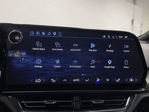 Used 2026 Chevrolet Equinox EV LT w/ Comfort Package AWD/4WD image 11