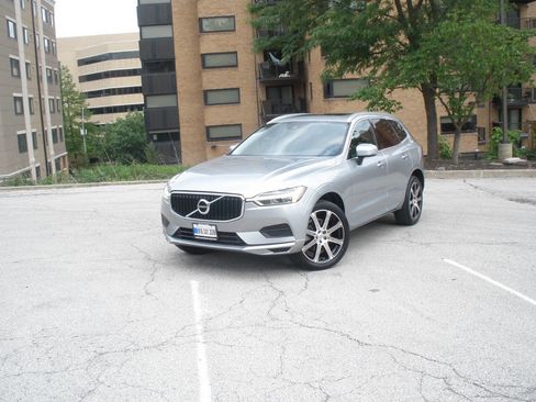 Used 2018 Volvo XC60 T5 Momentum AWD/4WD image 17