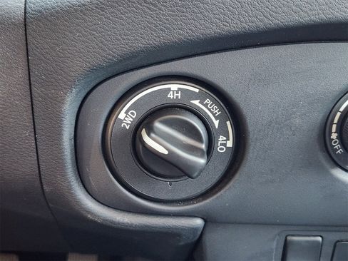 Used 2023 Nissan Frontier SV w/ Technology Package image 29