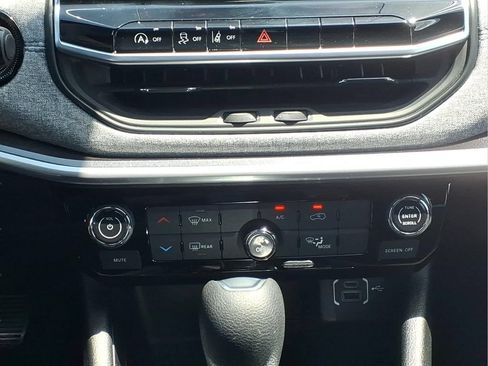 Used 2025 Jeep Compass Sport AWD/4WD image 19