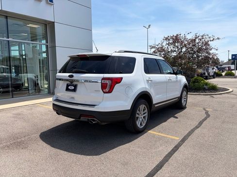 Used 2018 Ford Explorer XLT w/ Equipment Group 201A AWD/4WD image 3