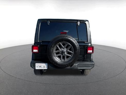 Used 2025 Jeep Wrangler Unlimited Sport AWD/4WD image 8