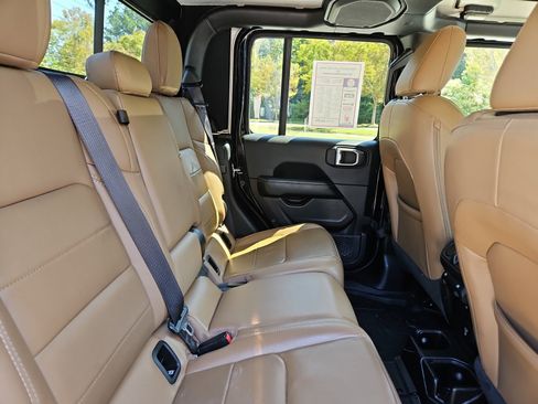 Used 2021 Jeep Gladiator Overland w/ Popular Equipment Package image 17
