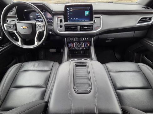 Used 2024 Chevrolet Suburban LT image 9