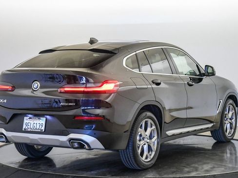 Used 2023 BMW X4 xDrive30i w/ Convenience Package AWD/4WD image 3