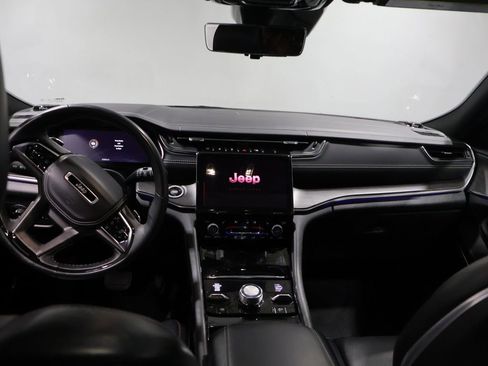 Used 2022 Jeep Grand Cherokee L Overland w/ Advanced Protech Group III AWD/4WD image 18