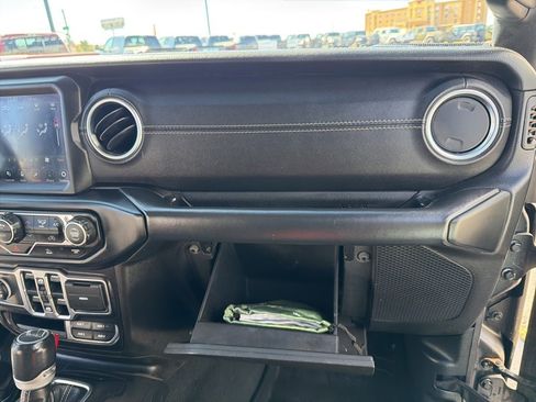 Used 2020 Jeep Gladiator Overland image 31