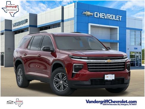 New 2026 Chevrolet Traverse LT image 1