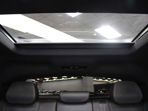 Used 2022 Alfa Romeo Stelvio Veloce image 40