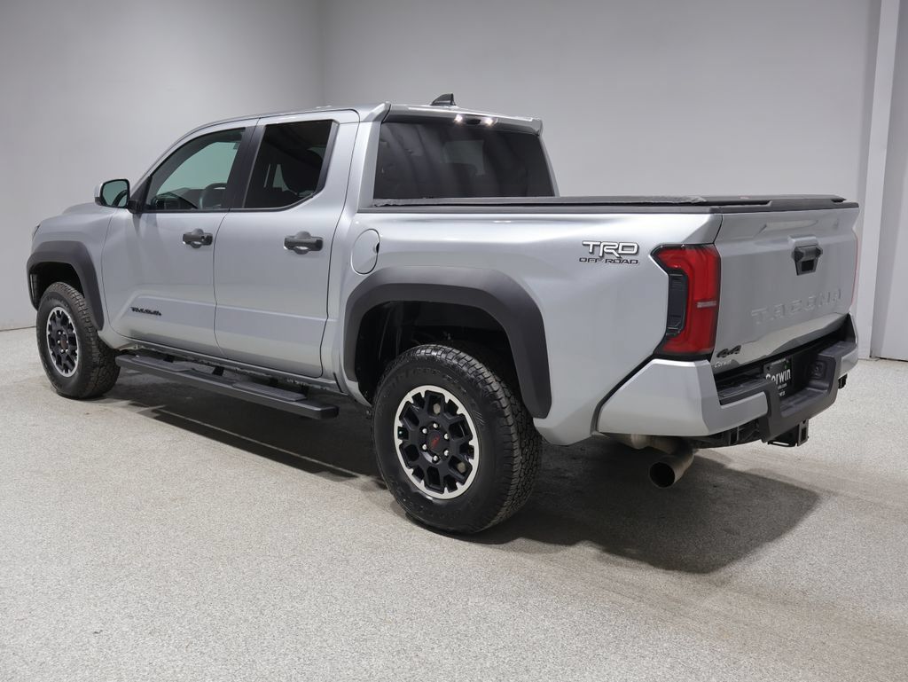 Used 2025 Toyota Tacoma TRD Off-Road AWD/4WD image 6