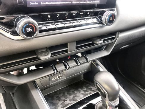 Certified 2024 GMC Canyon Elevation w/ Elevation Premium Package image 19