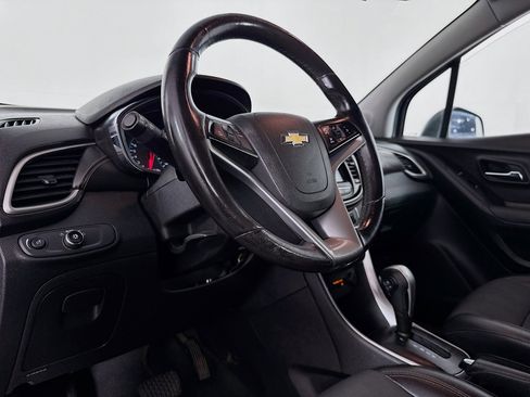 Used 2017 Chevrolet Trax LT w/ LT Convenience Package image 22