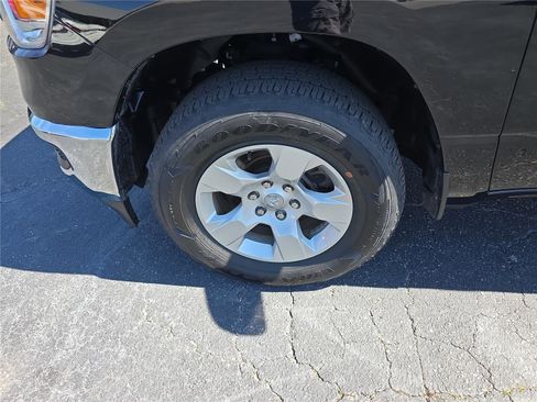 Used 2023 RAM 1500 Big Horn image 11