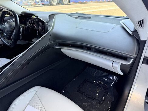 Used 2021 Chevrolet Corvette Stingray Premium Cpe w/ Z51 Performance Package RWD image 17