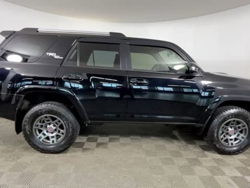 Used 2017 Toyota 4Runner TRD Off-Road AWD/4WD image 3