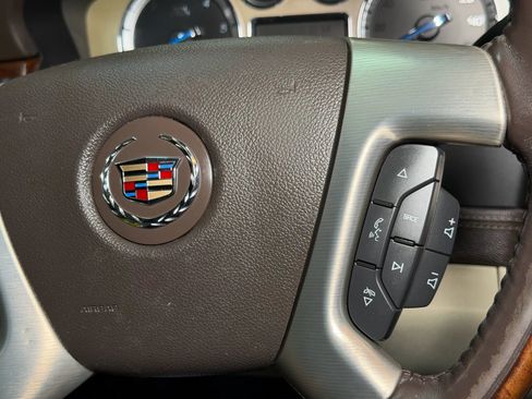 Used 2012 Cadillac Escalade Platinum image 43