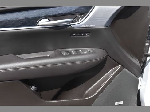 Used 2025 Cadillac XT5 Premium Luxury FWD image 27