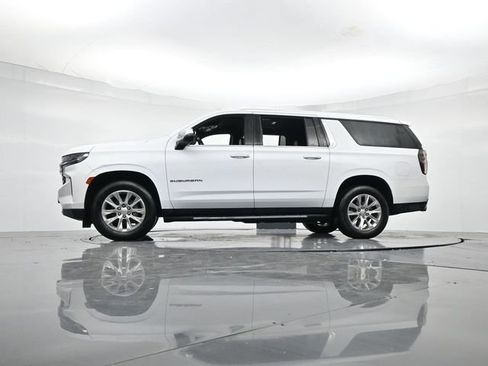 Used 2023 Chevrolet Suburban Premier image 36