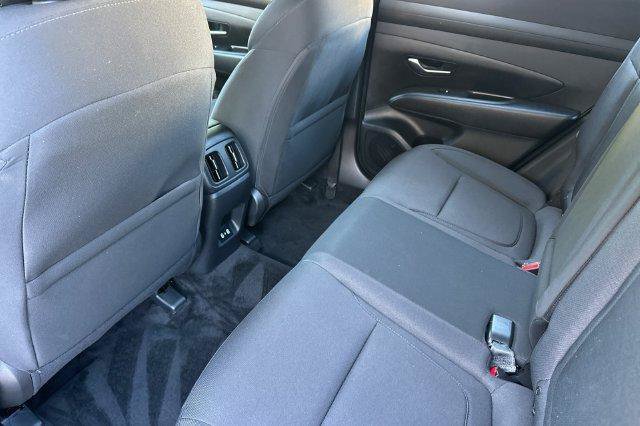 Certified 2026 Hyundai Tucson Blue SE AWD/4WD image 12