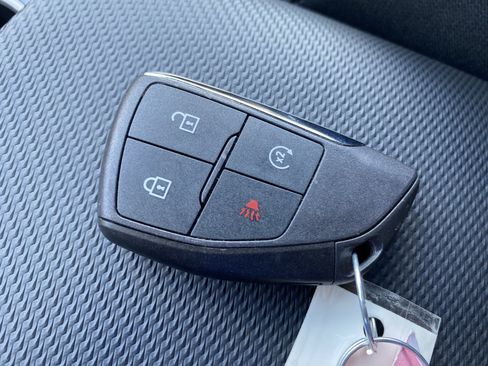 Used 2026 Chevrolet Equinox LT FWD image 37